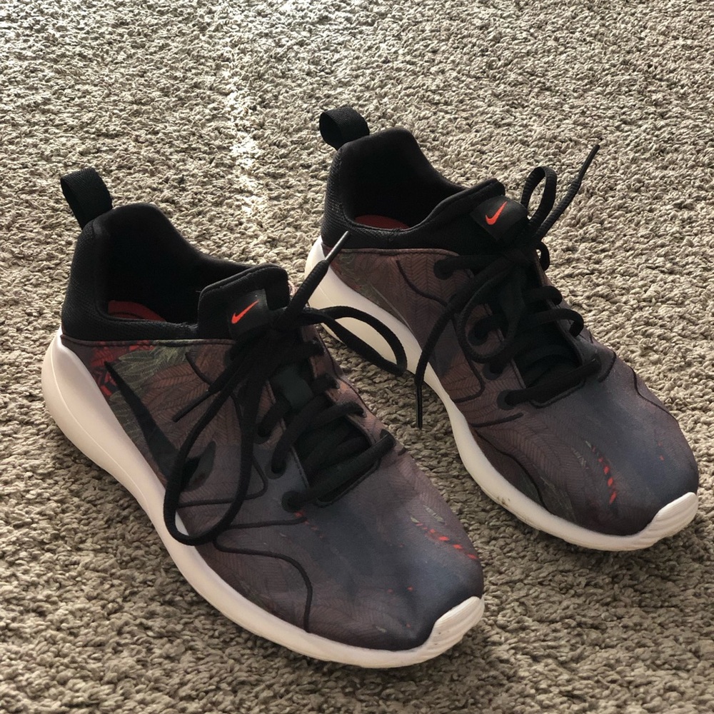 Nike Roshe Shoes